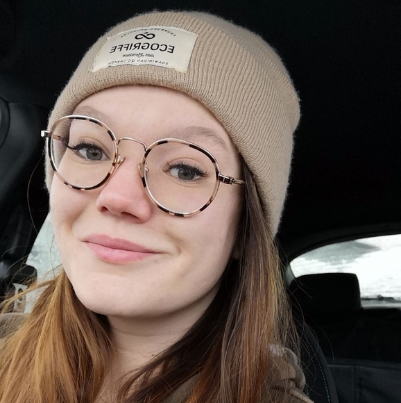 Meet your Posher, Trycia - Picture 1 of 1